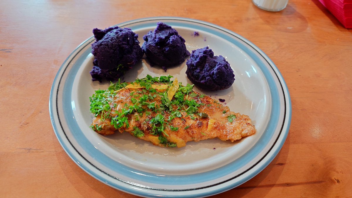 petterin1's tweet photo. Violet Queen peruna - muusi ja chicken piccata.
#VioletQueen https://t.co/8W9h7UOlXf