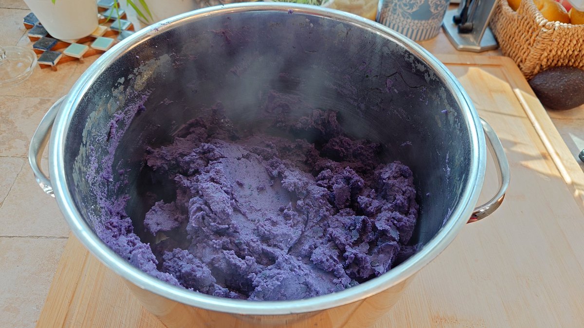 petterin1's tweet photo. Violet Queen peruna - muusi ja chicken piccata.
#VioletQueen https://t.co/8W9h7UOlXf