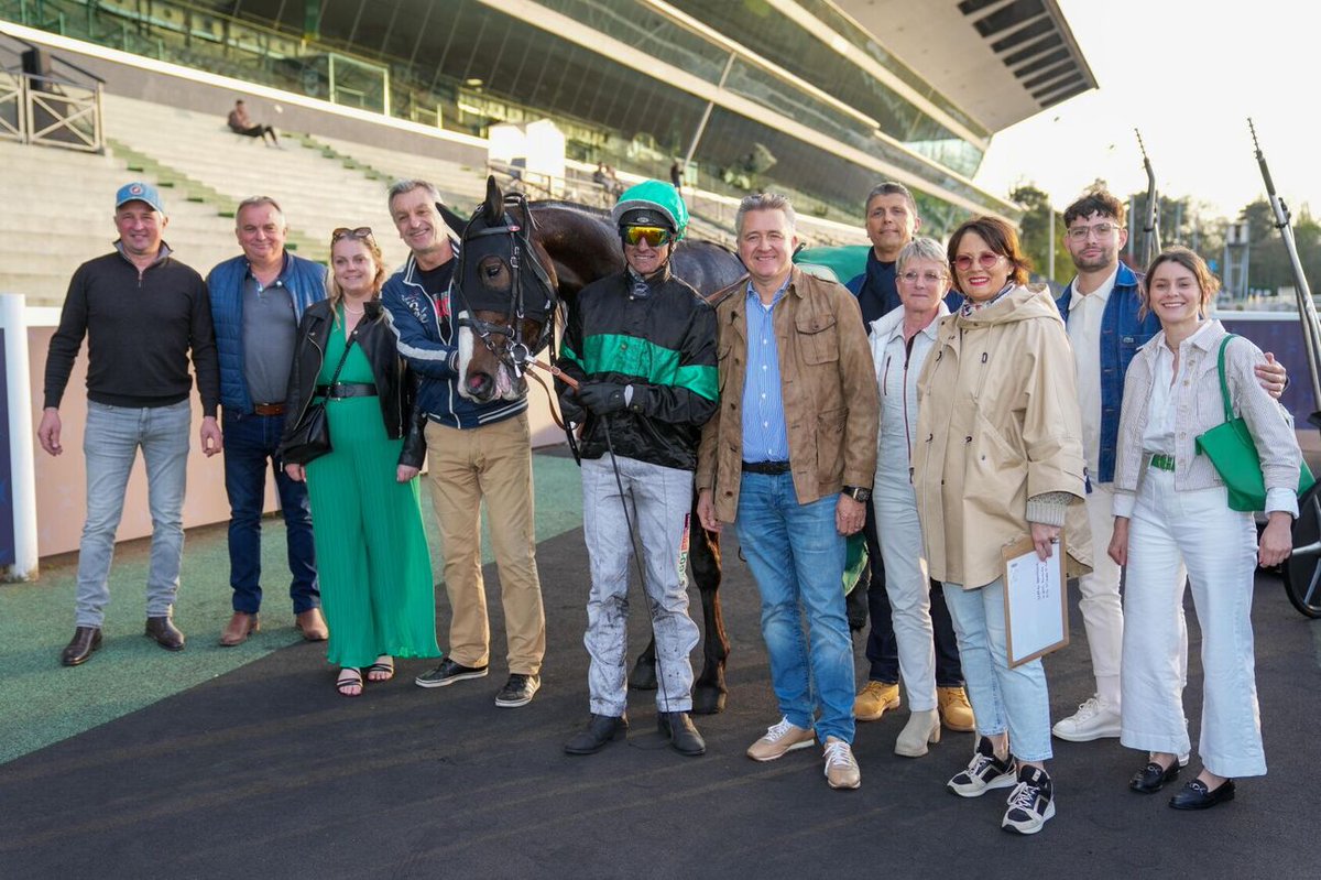 📷 Retour en images sur la victoire 𝗠𝗔𝗛𝗔𝗥𝗔𝗝𝗔 𝗔𝗧𝗢𝗨𝗧 à Vincennes ce mardi !

👉Fils de Ready Cash, 𝗠𝗔𝗛𝗔𝗥𝗔𝗝𝗔 𝗔𝗧𝗢𝗨𝗧 s’impose très facilement dans le temple du trot et garde son invincibilité

🤝 Merci à tout l’entourage pour la confiance.

📷 ScoopDyga