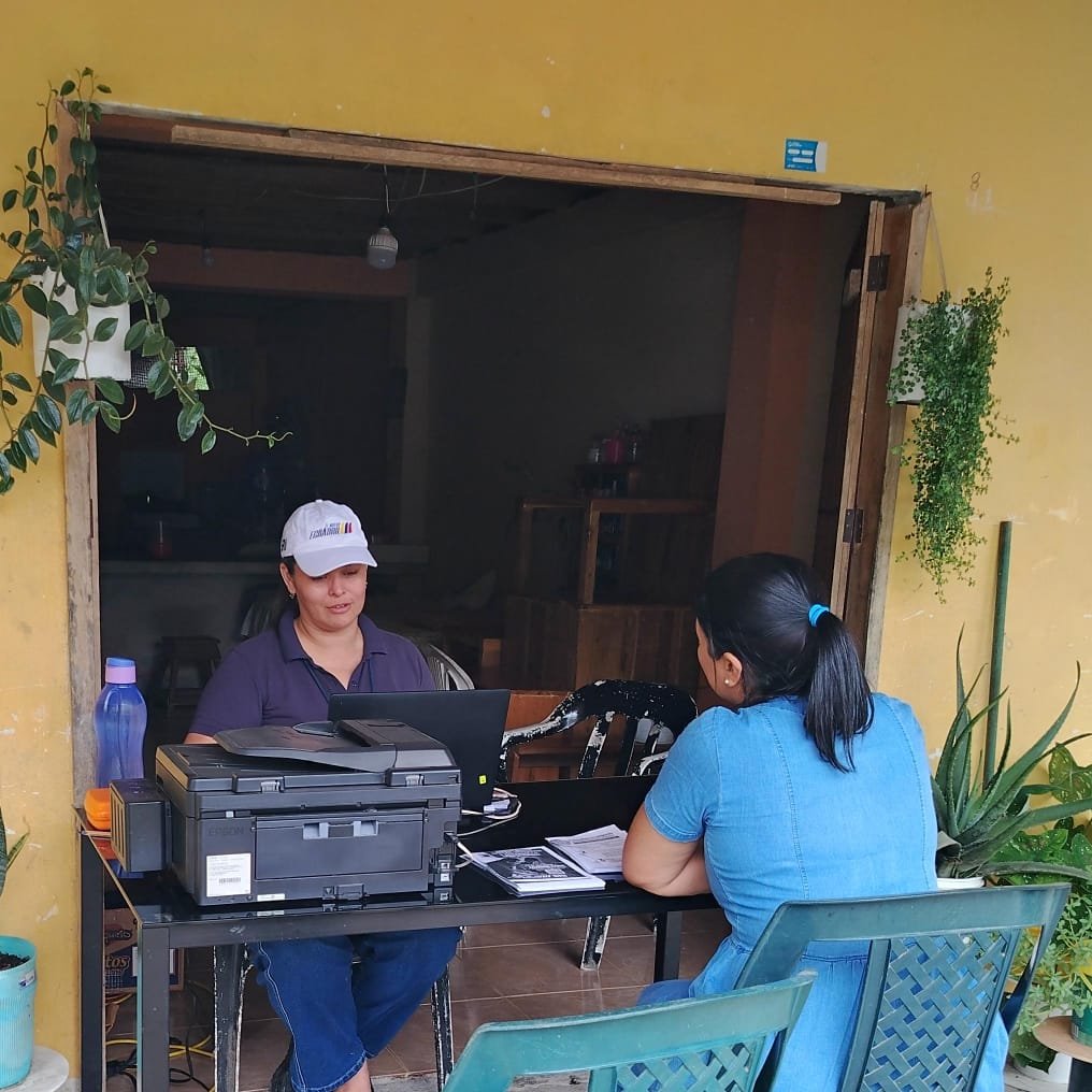 SRIoficialEc's tweet photo. #SRIzonal4

Nuestra #BrigadaMóvil está presente en el cantón Flavio Alfaro, parroquia San Francisco de Novillo, con inscripción y actualización del RUC / Rimpe, generación de claves, información vehicular y otros procesos.

#ElNuevoEcuador https://t.co/ogT1CnaTn3