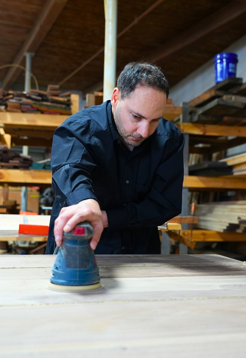 He has a disability and got a job making furniture. 💪

This is Jason. He is deaf and has worked in the custom furniture industry for years.

His attention to detail is perfect for making custom furniture.

Congratulations, Jason! Keep up the hard work.

🟢 Employer: Edge and End