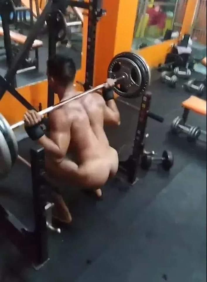 deboraculoss's tweet photo. aquí ando con rober en el gym https://t.co/P3i8FnN6Hb
