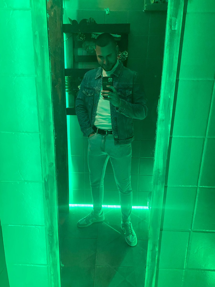 Andrew_Passa's tweet photo. 🔵🟡🟢
.
.
.
#AndrewPassa #Passa #me #my #new #shot #nocaption #nocaptionneeded #lux #nofilter #nofilterneeded #Pub #Music #Life #Chill #relax #Colors #style #Black #Jeans #evening #Spring #damn #reflex #JustLikeIAm #OldSchool #shots #hiphop #art #moment https://t.co/5OEFZr7l2m