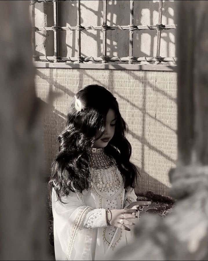 #بوح_الخاطر
الحب واحد والمخاليق مليون 
        وانت الذي في داخل القلب بيتك