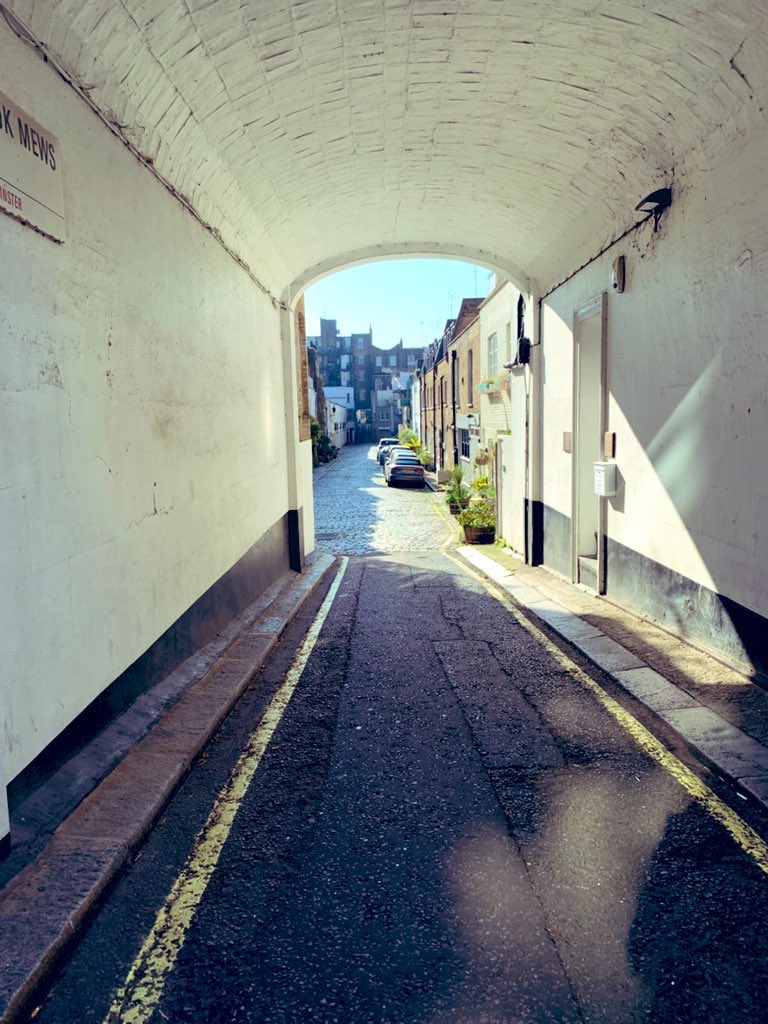 AlinaPolo's tweet photo. The trick is to enjoy every moment 

#paddington #spring #life https://t.co/6I7hZ1wz8w