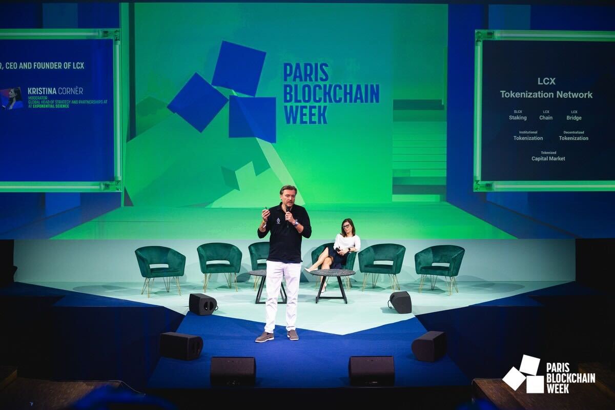 lcx's tweet photo. LCX Roadmap is live — and we just revealed it at @ParisBlockWeek with our one and only CEO - @montymetzger!

Built on 3 core pillars: 
🔹 Exchange V3.0 – Futures, Margin, Crypto CFDs, Listings 
🔹 Tokenization – LCX Chain, Asset-backed tokens, Physical Validator 
🔹 Leadership – Global growth, AI Labs, MiCA Whitepapers

📖 Grab it while it’s hot: https://t.co/toXx6hsRaW
