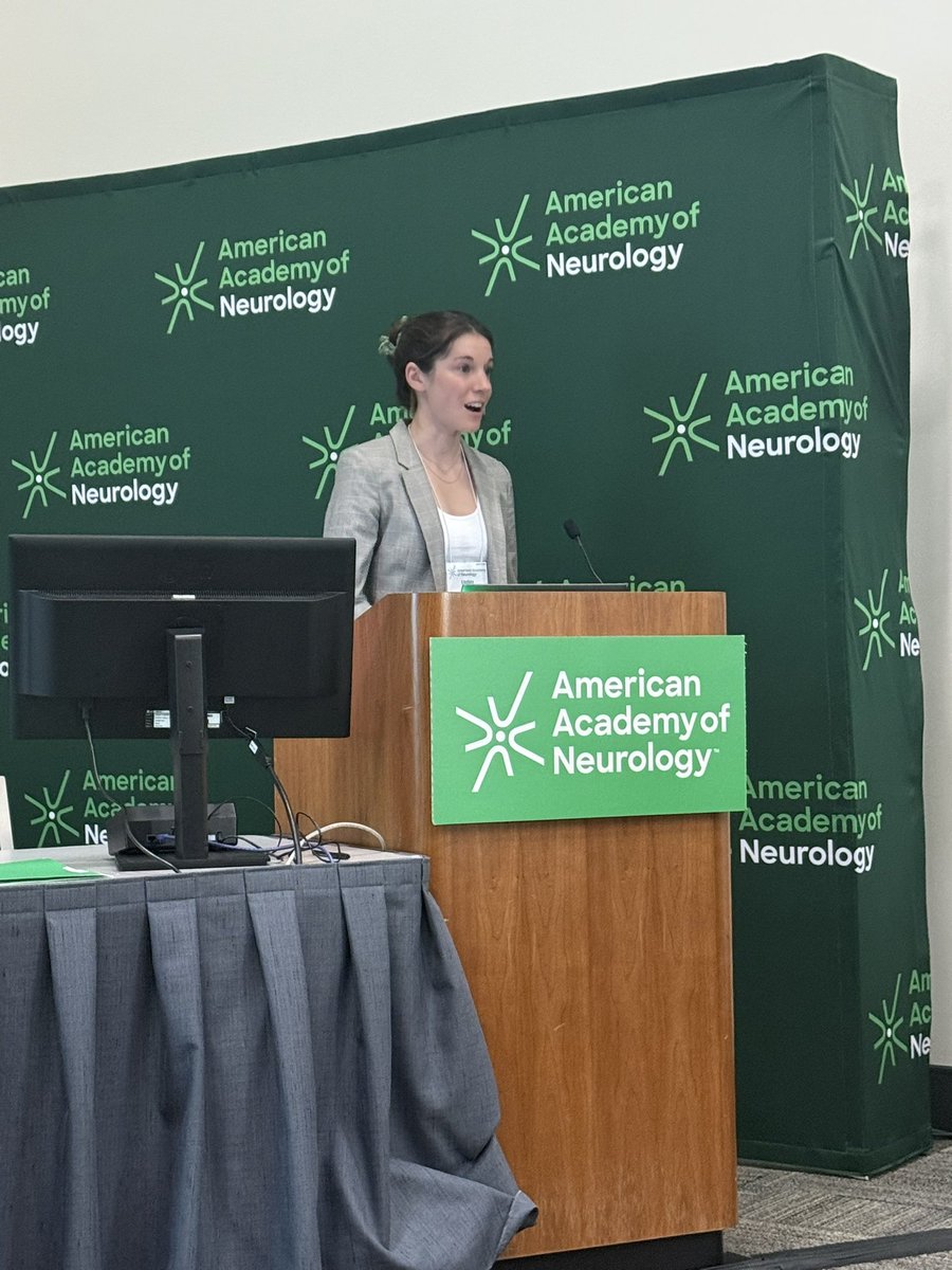 NYU Neurology Residency (@nyuneurologyres) on Twitter photo An amazing platform presentation by <a href="/LindseyKuohn/">Lindsey Kuohn</a> on intensive BP reduction after spontaneous ICH 🩸 💊 #AANAM2025 <a href="/NYUneurologyres/">NYU Neurology Residency</a> An amazing platform presentation by <a href="/LindseyKuohn/">Lindsey Kuohn</a> on intensive BP reduction after spontaneous ICH 🩸 💊 #AANAM2025 <a href="/NYUneurologyres/">NYU Neurology Residency</a>