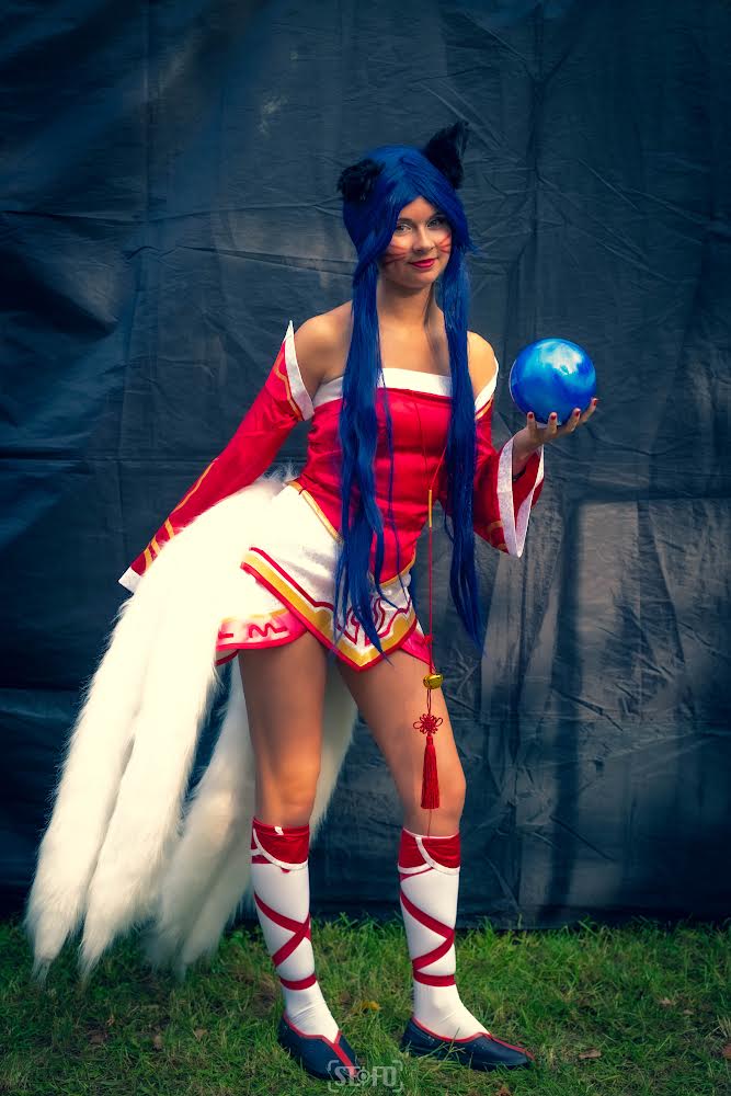 Chrimsie's tweet photo. Ahri🔥
#ahri #defaultskin #lol #LeagueOfLegends #leagueoflegendscosplay #cosplayer
📷:@SteFo_01 https://t.co/FRUtQqRHkP