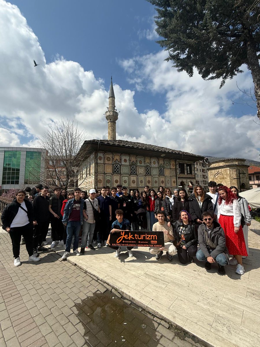 PisakMpal's tweet photo. Gezi, Tanıtma ve Turizm Kulübü ve Bilim, Fen ve Teknoloji kulübü işbirliği ile yaptığımız Balkanlar gezimizi tamamladık. Karadağ'dan başlayan gezimiz Arnavutluk, Kuzey Makedonya ile devam ederek Kosova ile son buldu. https://t.co/Urr8XdC62R