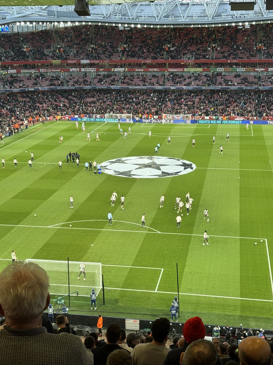 adriaJM8's tweet photo. Es tan increíble para mí estar hoy en el Emirates, en un día tan señalado…

Han sido muchos años de pasarlo mal, de ver al club transitar por la mediocridad, siendo el meme de la Premier. Y estar hoy aquí, consagrándonos de nuevo entre la élite mundial… Es especial.

Ahora solo queda dar el último paso: destronarlos. Ojalá que sí. Ojalá que hoy.

VAMOS ARSENAL.