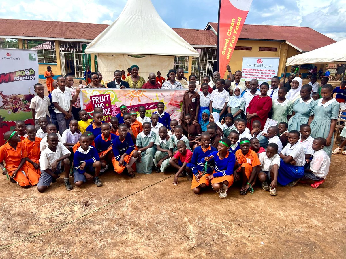 slowfooduganda's tweet photo. Under the theme “Leveraging Indigenous Fruits for Improved Diets&amp; Nutrition in Schools,” Slow Food Uganda held the 12th Fruit &amp; Juice Party at North Road Primary, Mbale. Five schools, local leaders, SFYN &amp; Miale Tubana Farmers joined to celebrate local fruit diversity. https://t.co/aKAX92rqPa
