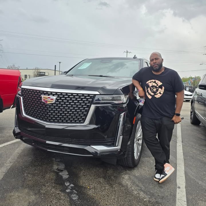 When the deals are this good, you come back for seconds! Congratulations to Mr. Watkins on the purchase of your Ranger Rover and Escalade! We can't wait to see you turning heads in #Memphis 💙 Welcome to the City Auto Memphis family!