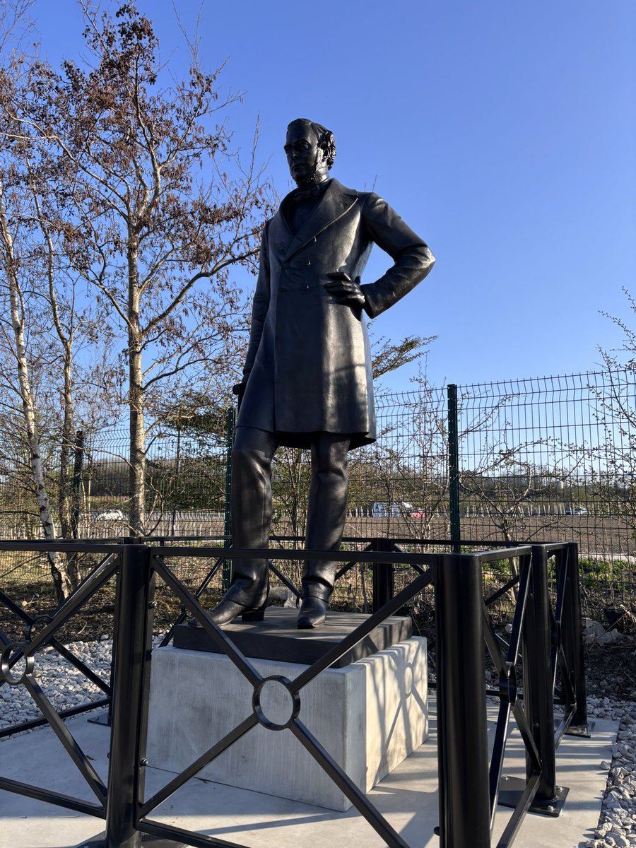Robt_Stephenson's tweet image. A number of Robert Stephenson Trust Trustees were privileged to be invited to @LocomotionSHD this evening to hear about plans for this year together with welcoming the statue of Robert Stephenson to the North East, with it being on a ten year loan to the museum. 

1/2