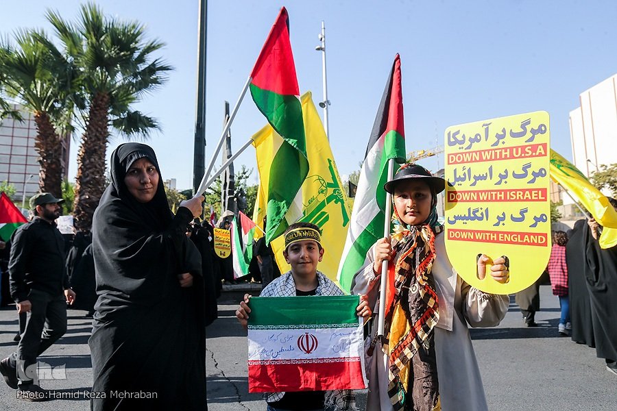 shasse123's tweet photo. مسلمان ‌که هیچ، انسان نیستیم اگر خط و مرز خودمون رو با رژیم جعلی صه^یو^نیستی مشخص نکنیم ...
امروز حق و باطل مشخصا مقابل هم هستن و هیچ حد وسطی وجود نداره 
تجمع ضد ص^هیو^نی مردم شریف تهران چهارشنبه ۲۰ فروردین ماه ساعت ۱۰ صبح میدان فلسطین 

شما هم دعوت کننده باشید 👌
#بیا_فلسطین https://t.co/ZK5EVGQOaa