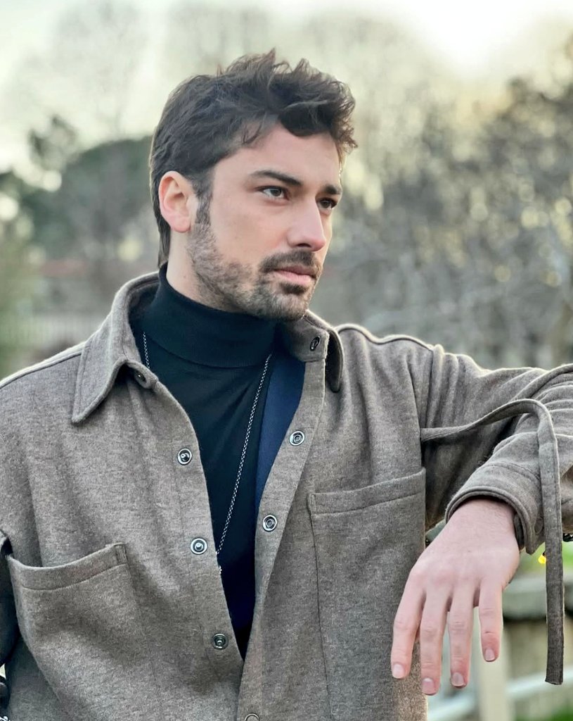 Nostaljikradyom's tweet photo. Mesela ben yapımcı olsaydım onları bu imajları ile bir partnerliği  kaçırmazdım 🙌🏻
#ilaydaalişan #AlpNavruz https://t.co/Oyxpk4oKso