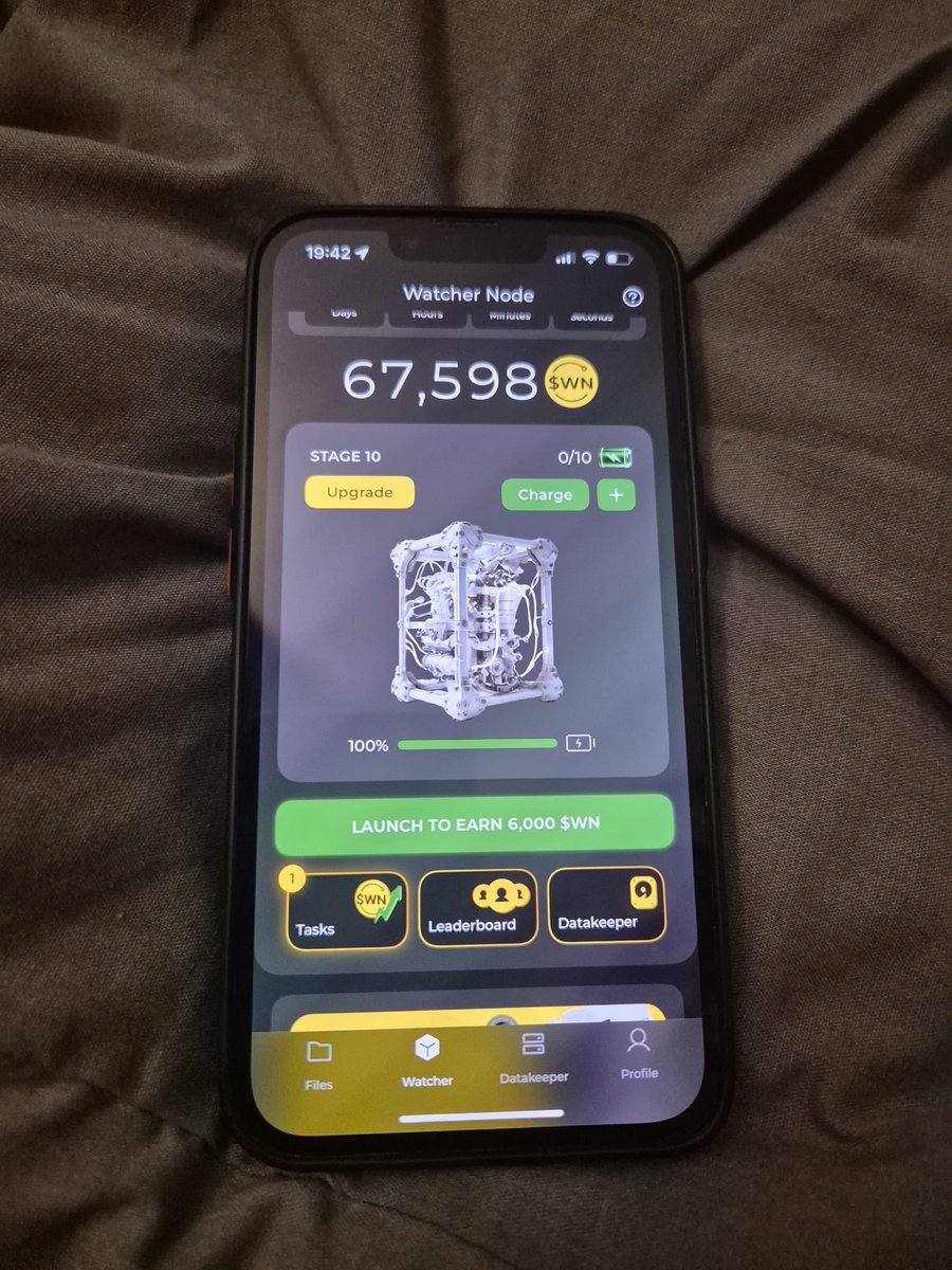 JollyZGoat's tweet photo. Launching watcher node @DeNetPro storage network from bed #WatchersEverywhere https://t.co/cVNeZHm6pd