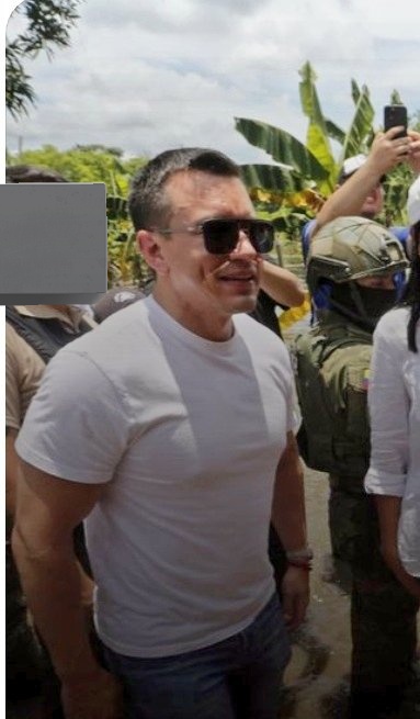 EdwardLara81's tweet photo. Van 200 muertas violentas en Durán. 
Ahora ya suman 8 guías penitenciarios asesinados en Manabí. En lo que va este 2025.
Y #Noboa dice que la violencia se ha reducido.
#EleccionesEcuador2025
#noboamiserable https://t.co/n4L02ooYrF