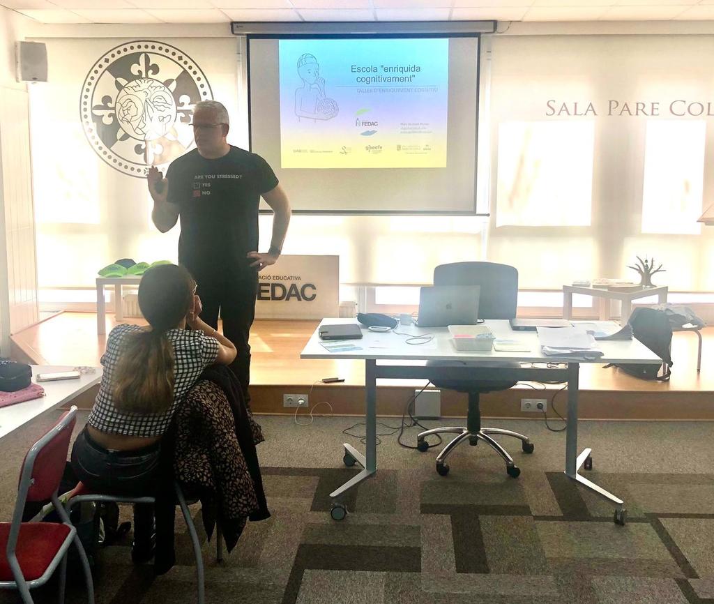 També ens ha acompanyat en <a href="/marcguillem78/">Marc Guillem</a> de la Universitat de Barcelona per parlar-nos sobre l’impacte positiu que té l'#educaciófísica en les funcions executives per a l’aprenentatge dels alumnes
#escolesFEDAC #avuixdemà
#EscolesAutèntiquesxPersonesÚniques