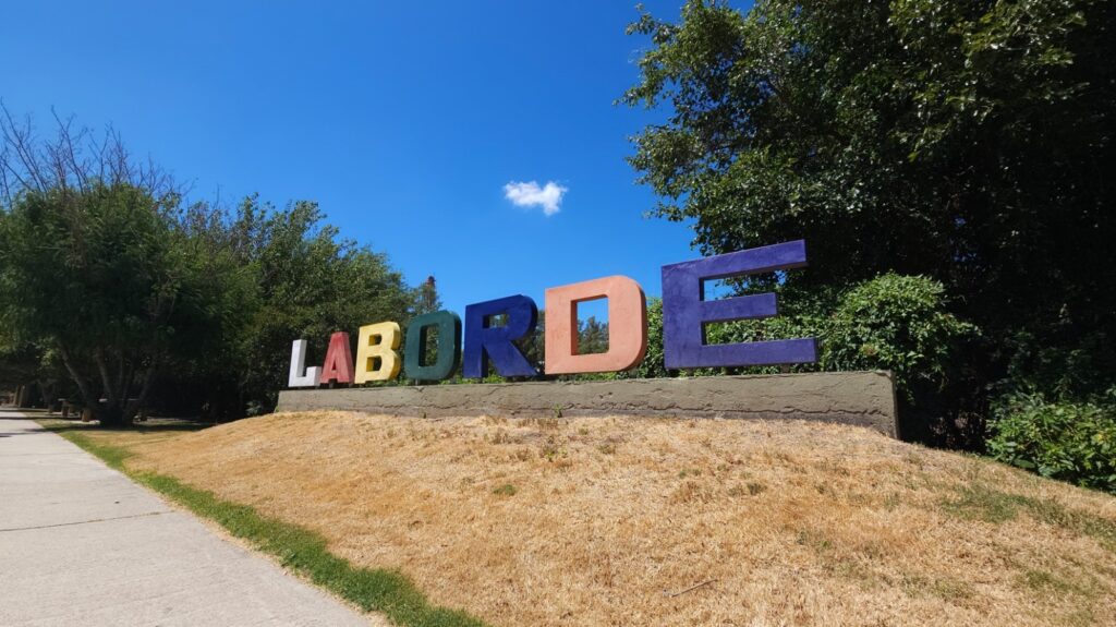 gobdecordoba's tweet photo. ¡La ampliación de la red cloacal en #Laborde, en su etapa final! 🚧
🏗️ Esta #obra cuenta con un avance superior al 75% y beneficia a los vecinos del centro de la localidad. 🙌
Los trabajos se llevan adelante con aportes que entregamos a través del #FOCOM y permitirán mejorar el servicio para aproximadamente 464 labordenses. 🤝
Más info 🔗 https://t.co/r8q4nQRpTM
#SeguimosHaciendo #CórdobaNoPara