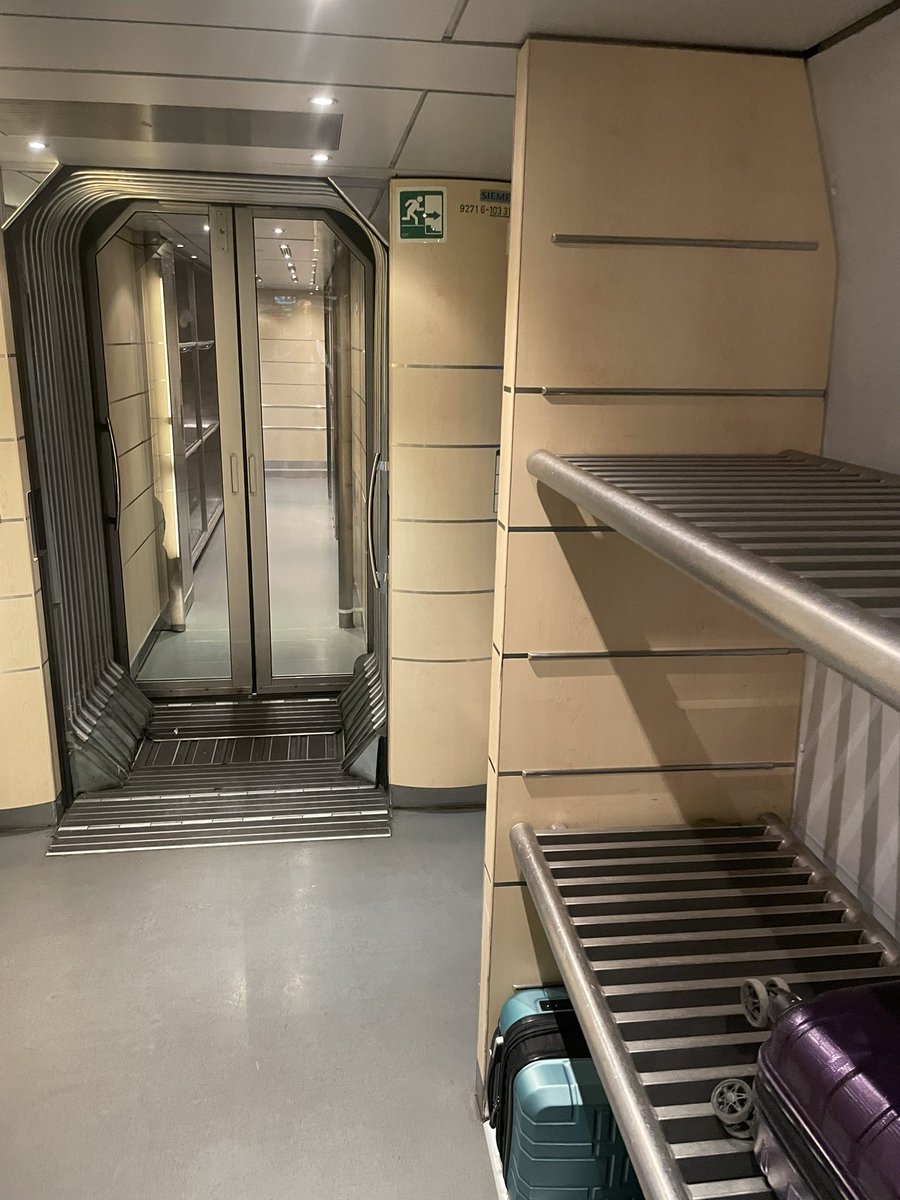 Para nada hay espacio para bicis que se podría monetizar en el S103 🚲🚄