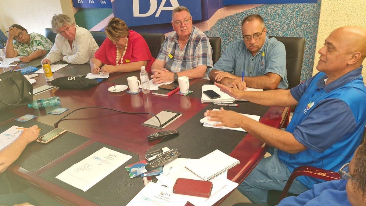 DA_NCape's tweet photo. ๐ขThe DA continues to fight for freedom & fairness for all South Africans, with economic growth & job creation as our number one priority.
The DA is planning & engaging communities, as we work to get people back to work.๐โ
#Hopetown #Kimberley #Upington #Raaswater https://t.co/CSW2qpkPjt