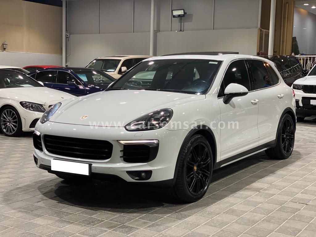 MichaelG_scott7's tweet photo. Porsche cayenne 4.8 s almayı düşünüyorum , araç kaporta hasarlı toplayıp bi süre bineceğim ne diyosunuz denenir mi , yakıt vs dert değil günlük binebilirim evin 4. Aracı 
4.8s turboların fiyatları 5m pahalı düşünmüyorum. https://t.co/nvobqqKkew