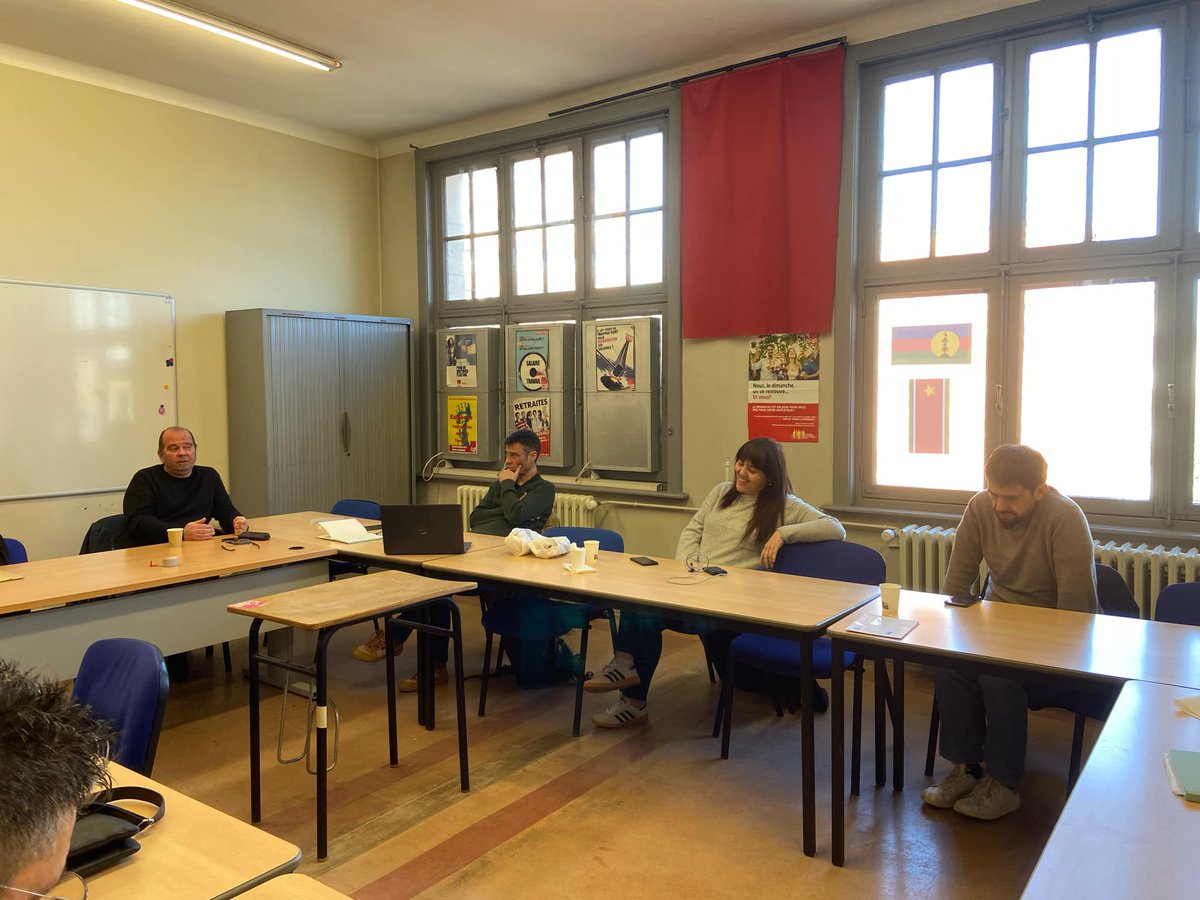 CGTMLHDF's tweet photo. Aujourd'hui,notre comex s'est réunie à la CGT de Roubaix. 

Après le tour de table des actualités locales dans nos missions locales en région, nous avons ensuite préparé la future grève nationale des Missions Locales qui aura lieu le 15 mai à Paris. 

On ne lâche rien✊

@CGT_ML https://t.co/NUt86OCYK4