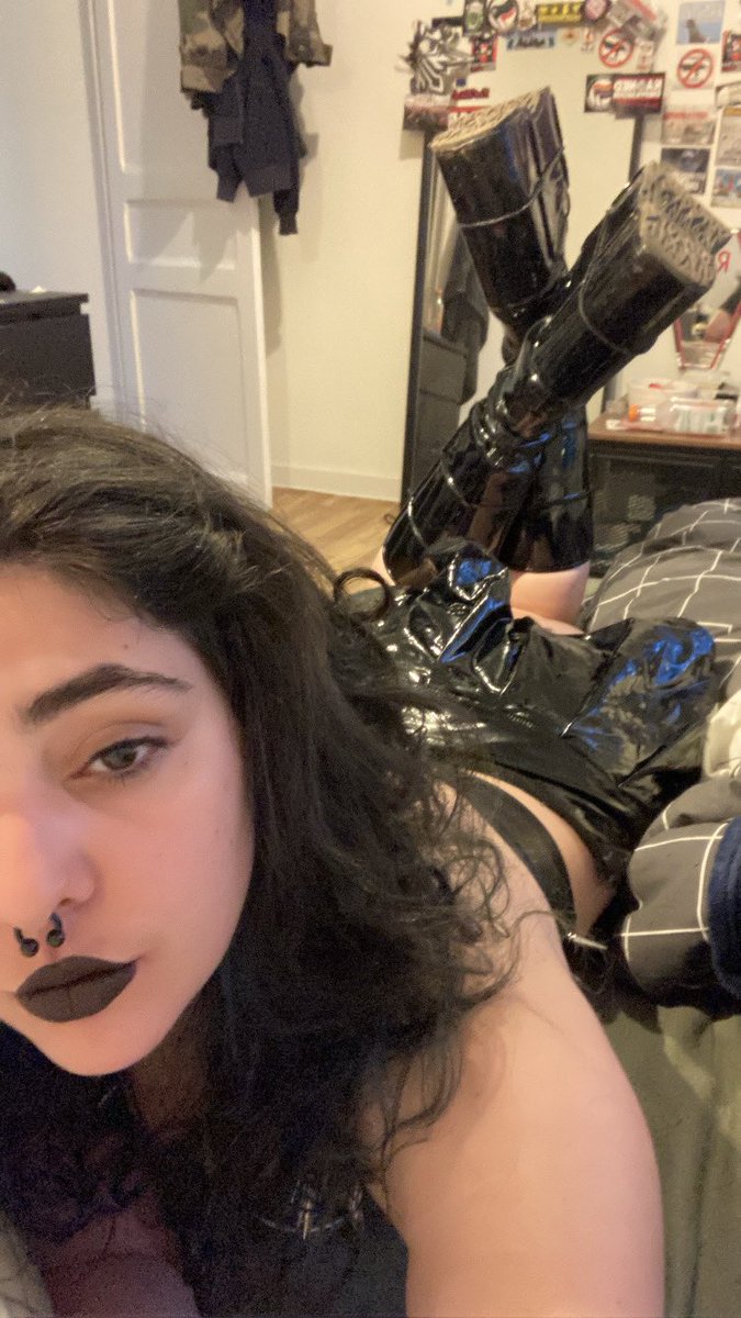 Trixxie⚰️ tweet media