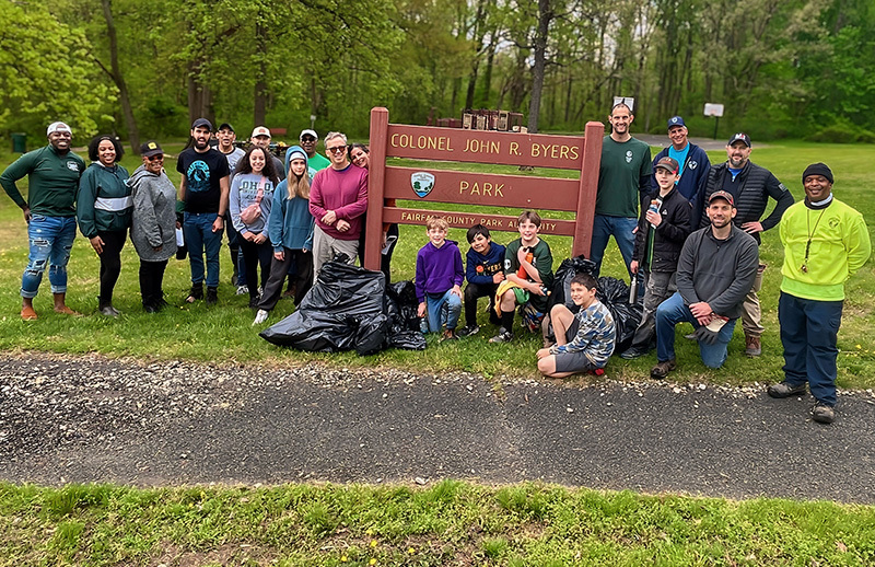 BobcatsDC's tweet photo. Celebrate Bobcat Beautification Month!

Join D.C.-area Bobcats  to help clean a section of the Potomac River watershed in Fairfax County, VA.

Sat, April 19 from 9-11am
John Byers Park (2213 Collingwood Rd Alexandria, VA)

Add'l info &amp; register here: https://t.co/YVCMaRutel https://t.co/fnyOdsCUFj