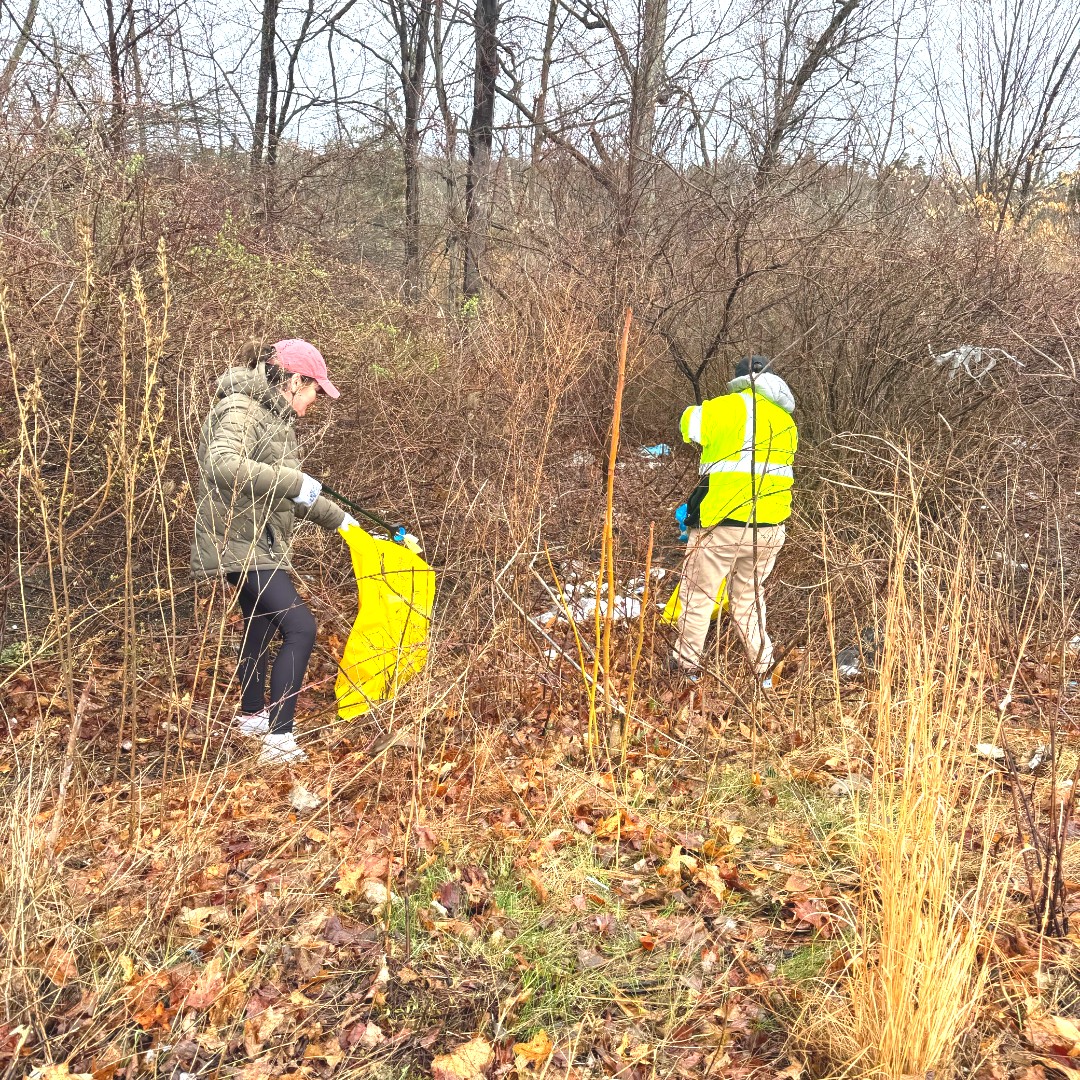 MassDental's tweet image. MDS staff joined friends at @EDICInsurance for a Spring Cleanup day. The changing weather couldn't stop them from the much-needed trash collection. "Be part of the solution, not pollution!" #earthdayearly #springcleanup #massdental