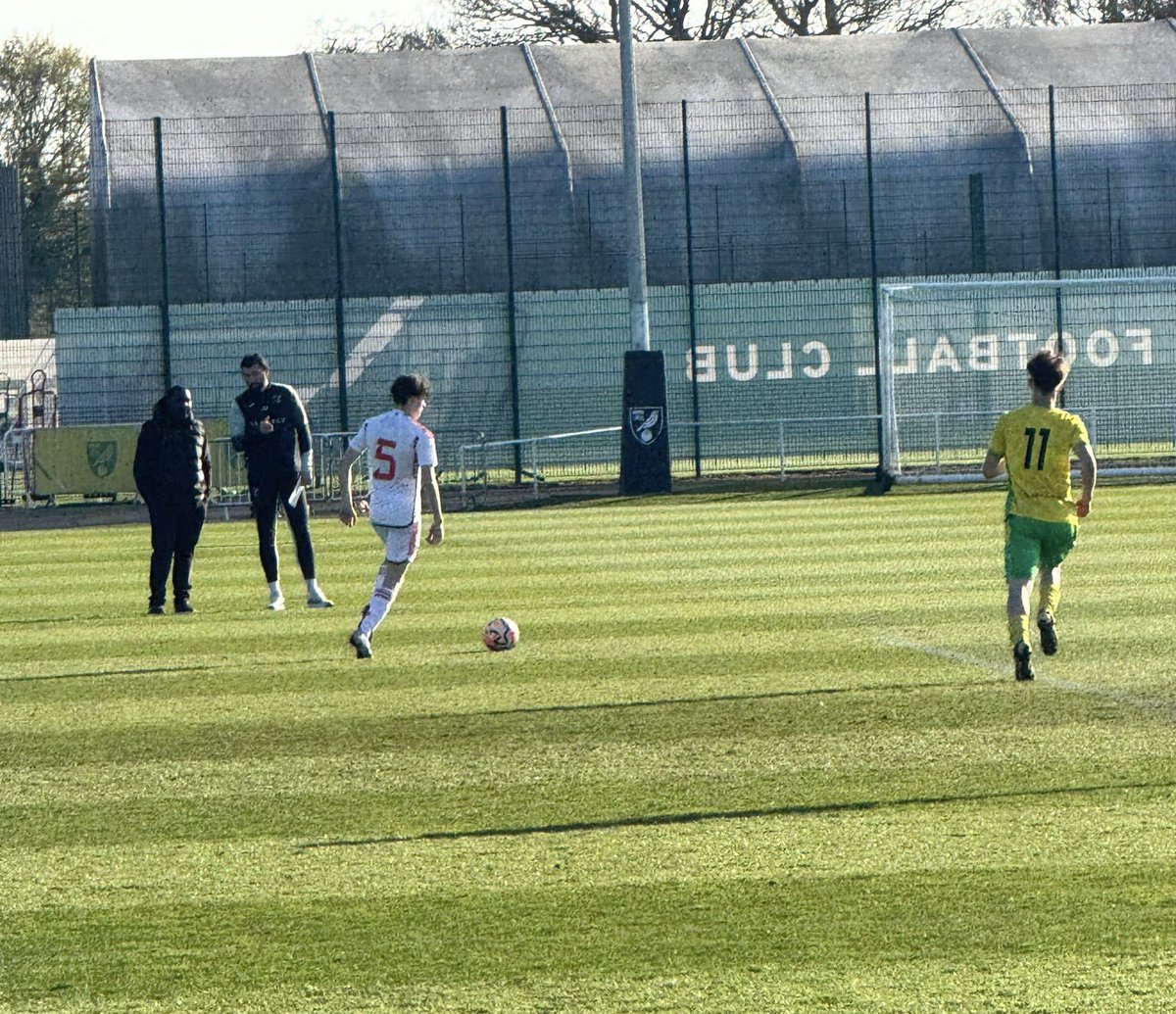 Incredible opportunity for our promising under 16 player, Sion Thomas, as he represented the FAW Academi under 16 team v Norwich today. Llongyfarchiadau, Sion; keep working hard! 

#OneOldGold #UnHenAur 💛🖤