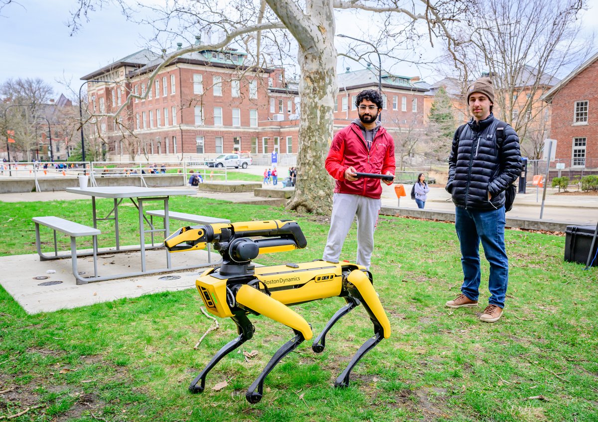 UofIllinois's tweet photo. Things from #ILLINOIS' 2025 Engineering Open House living rent-free in our heads: Solar cars ☀️ Music made from electrifying plasma 🎶  A coffee-serving robot ☕ and many other exhibits.

Innovation powered by Grainger engineering students. 🔸🔹 https://t.co/ecka7mPbpa