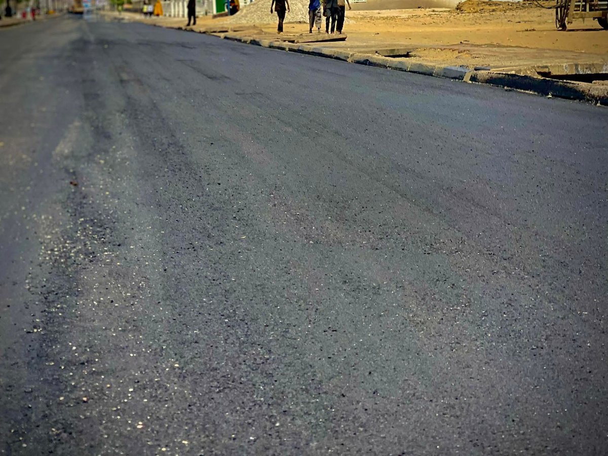 Asphaltic Overlaying of Airport Road by Governor Abba K. Yusuf.

#AbbaIsWorking
#KanoUrbanRenewal