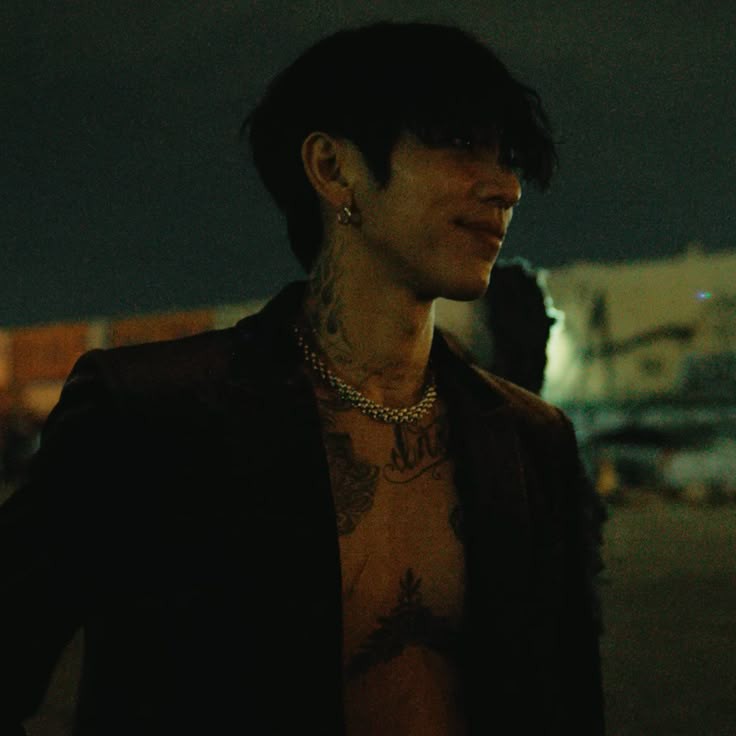 ᅠ

ᅠ

ᅠ

━━━━━━✎ I wish I'd known how 
much you loved me
I wish I cared enough to know
I'm sorry every song's about you
The torture of small talk with someone you used to love

ᅠ

ᅠ

ᅠ