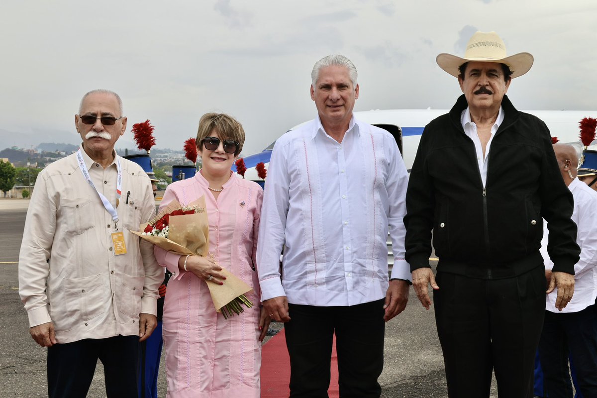 alfonso_noya's tweet photo. ÚLTIMO MINUTO: @DiazCanelB ya está en Honduras para participar en la IX Cumbre de la Comunidad de Estados Latinoamericanos y Caribeños #CELAC. #UnidosPorLaPatriaGrande. https://t.co/UHUhmIwjpd
