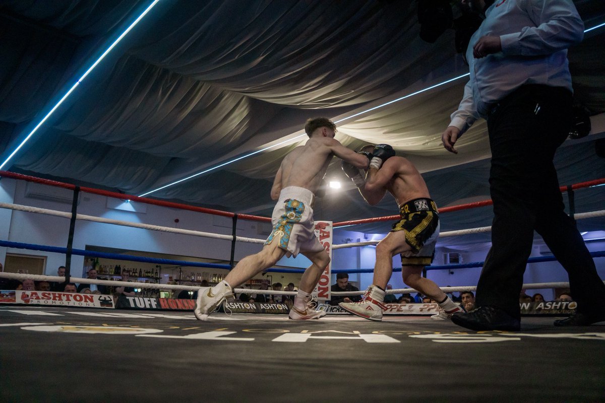 trilogyboxing's tweet photo. A force to be reckoned with 💥👊 

#HellNBack 
📸@el_optica https://t.co/AcTDuX6PVq