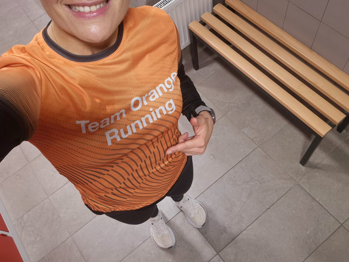 On reste motivé pendant les derniers jours du challenge #AllConnected #orange 🟧
Running à la pause déj avec quelques vaillants collègues 👟 
🤸 Le mouvement c'est la vie ! 
 #sos_villages_enfants #LifeAtOrange <a href="/Orange_France/">Orange France</a> <a href="/OrangeIDF/">Orange Île-de-France</a>