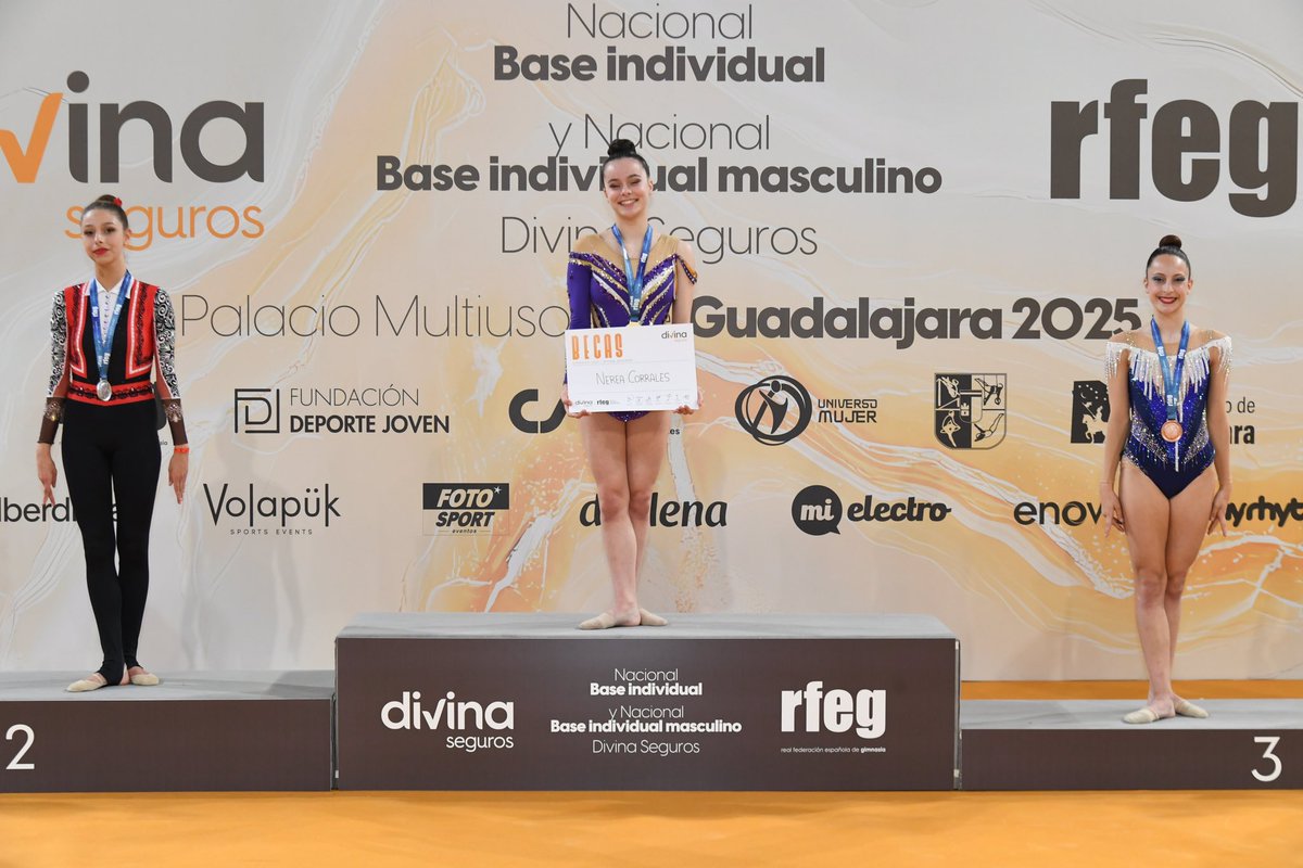 RFEGimnasia's tweet photo. Categoría juvenil 08-09
Nerea Corrales (Piedras Blancas, AST)
Blanca Lloret (Vilablareix, CAT)
Mireia de la Encarnación (Manises, CVA)
 Juvenil 08-09 OPEN 
Donika Boneva (Goldem Boadilla, MAD)
Nerea Corrales (Piedras Blancas, AST)
Blanca Lloret (Vilablareix, CAT)

¡Enhorabuena! https://t.co/zff1Fe7qHN