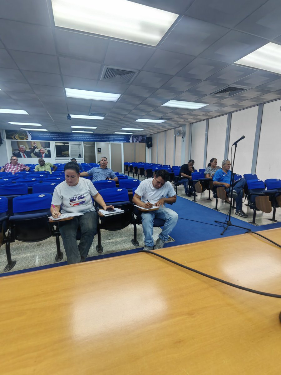AntonioRdguezR's tweet photo. En el Comité de Evaluación de Inversiones del #INRH, se discuten los temas: Rehabilitación del Acueducto de Santa Clara(Fase 1) y Solución Conceptual- Esquema Hidráulico para mejorar el abasto de agua en el municipio #Maisi #CubaViveYTrabaja #INRHCuba https://t.co/gju7kxk7W0