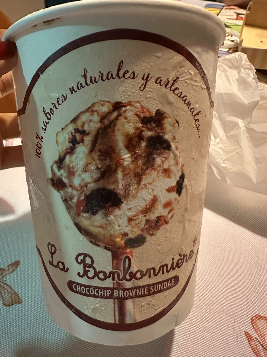 Que bestia el nuevo helado de la bonbonniere, es una bestialidad de sabores y se derrite en tu boca 😂🤣🤪🍦🍨