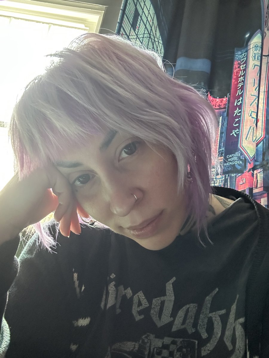 VividVivka 💜 tweet media