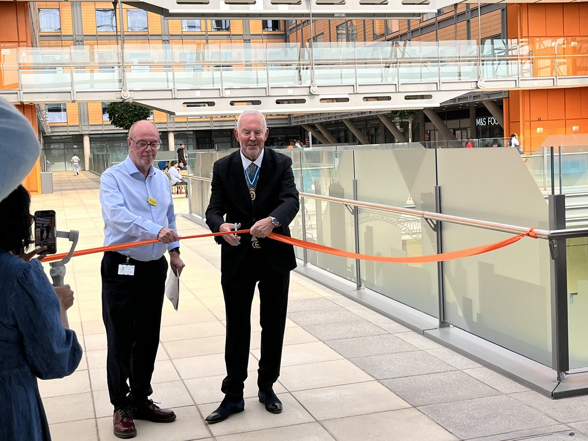 Steve_D_Allen's tweet image. Busy day at the new @MidlandMetUH with @SWBHCharity launching both ‘The Commons’ &amp;amp; ‘The People’s Gallery’. Thank you @HighSheriffWM24 &amp;amp; @DavidNichols0n for your support today.