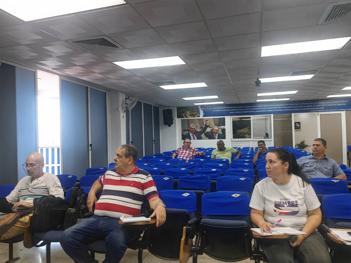 AntonioRdguezR's tweet photo. En el Comité de Evaluación de Inversiones del #INRH, se discuten los temas: Rehabilitación del Acueducto de Santa Clara(Fase 1) y Solución Conceptual- Esquema Hidráulico para mejorar el abasto de agua en el municipio #Maisi #CubaViveYTrabaja #INRHCuba https://t.co/gju7kxk7W0