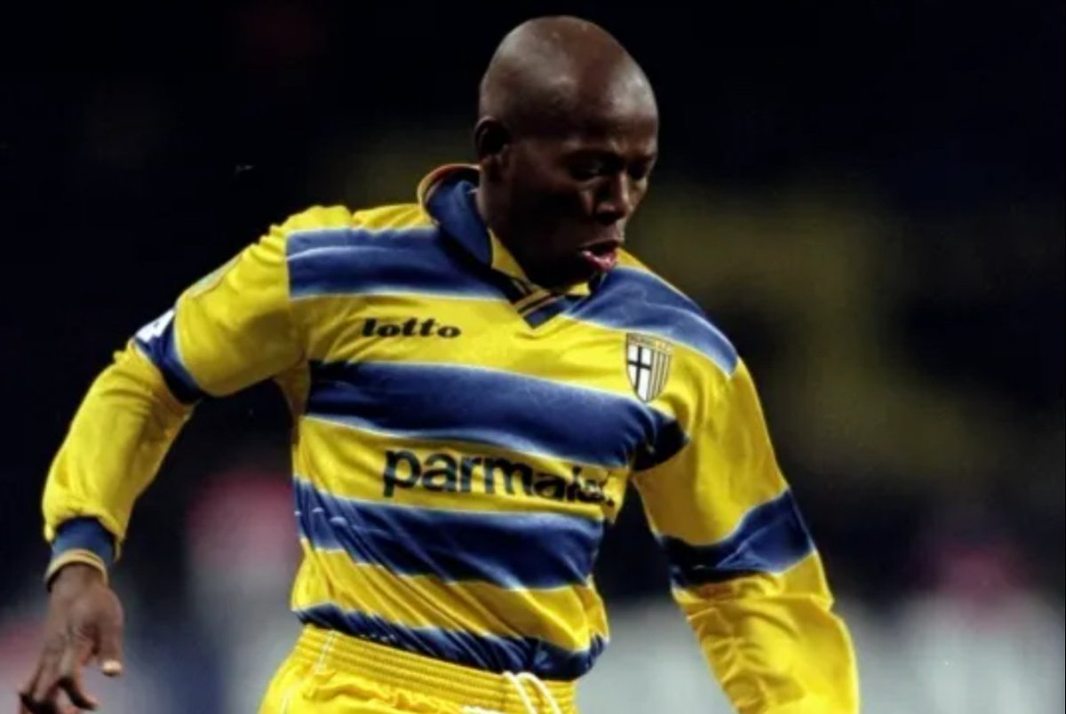 kevinsayer's tweet photo. @NFLDraftSi In order:

3rd Parma 98. Buffon, Fuser, D.Baggio, Tino Asprilla, Cannavaro, Sensini, Crespo, Veron, Thuram. It's a Team you bought on Sensible Soccer 
2nd Denmark 86. Half shirt design. Stripes, chevrons. Big numbers Laudrup embarrassing people.
1st Milan 89 That's it #Rossoneri https://t.co/39DHYNm8Ie