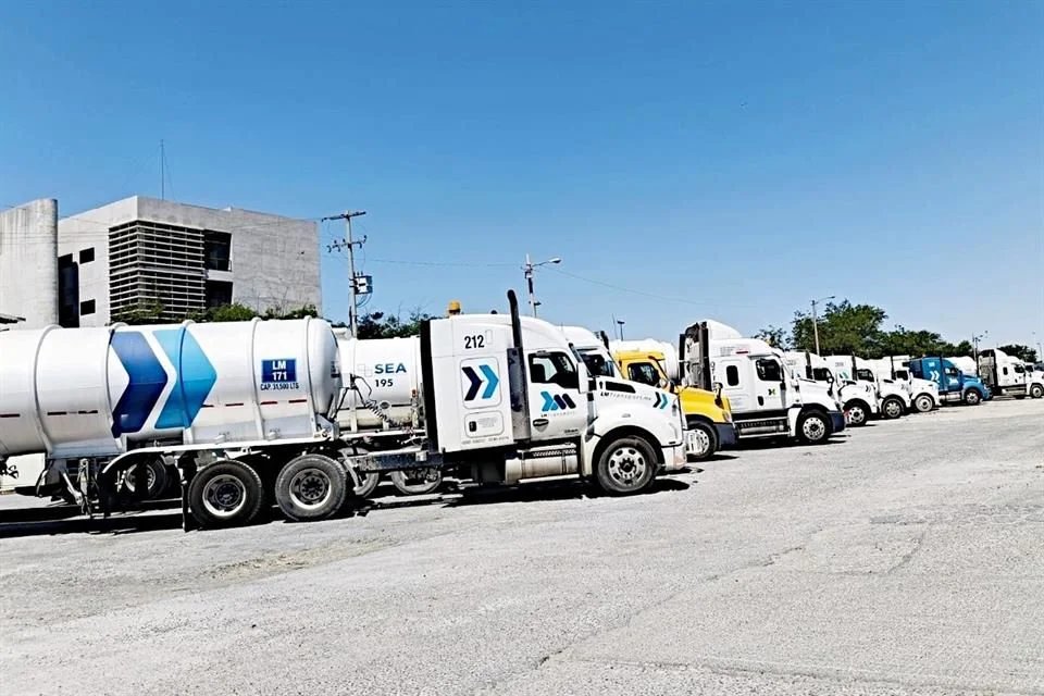 Aprieta GN a pipas con 'huachicol fiscal

Tres días después de arrancar el operativo contra el "huachicol fiscal" en Aduanas de esta ciudad y Matamoros, el Gobierno federal informó ayer de la detención de 18 choferes y el aseguramiento de 18 pipas.