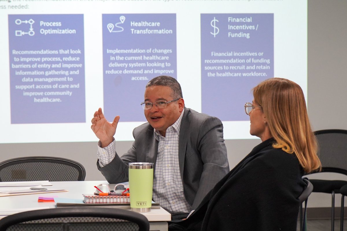 La salud es una prioridad. El subdirector ejecutivo de la #JSAF, <a href="/aacruzpr/">Arnaldo Cruz</a>, y el secretario de Salud, Víctor Ramos, discutieron hoy los hallazgos del Estudio sobre la fuerza laboral médica comisionado por la JSAF y cómo alinear las prioridades e iniciativas del <a href="/desaludpr/">Departamento de Salud de Puerto Rico</a> con sus