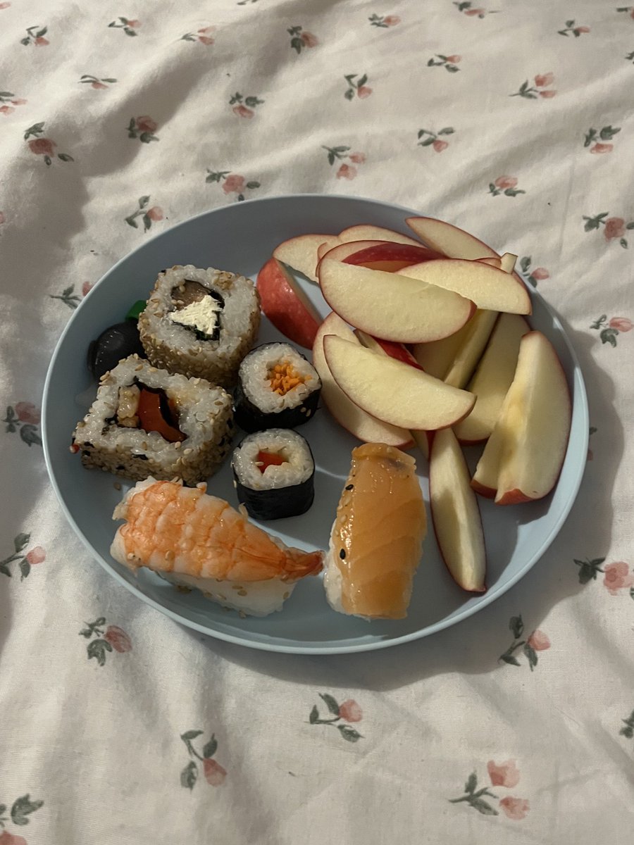 strawbrykcal's tweet photo. dinner - 277kcal https://t.co/U1gPElQyQB