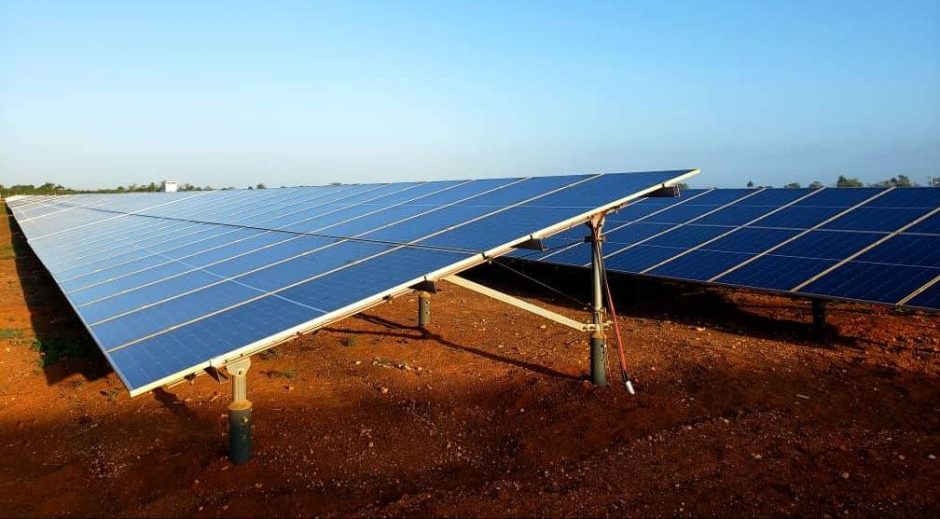 ⚡☀️Los 8 parques solares fotovoltaicos  en funciones aportan en el horario de mayor radiación solar alrededor de 174.4 MW, es decir, una potencia similar a la unidad de 100 MW del Mariel, junto a una pequeña, similar a las de Renté en Santiago de Cuba

🔗acortar.link/SevLf7