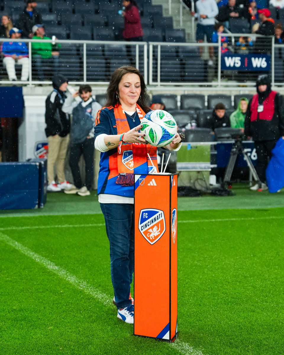 fccincinnati's tweet photo. We're honored to have had Aimee Cordrey take part in Saturday night's TQL Game Ball Delivery.

She joined us in memory of her son, Nick, who saved 5 lives through organ donation. 🧡💙

As April is National Donate Life Month, we’re proud to celebrate Nick’s legacy and the impact of @NetworkForHope_.