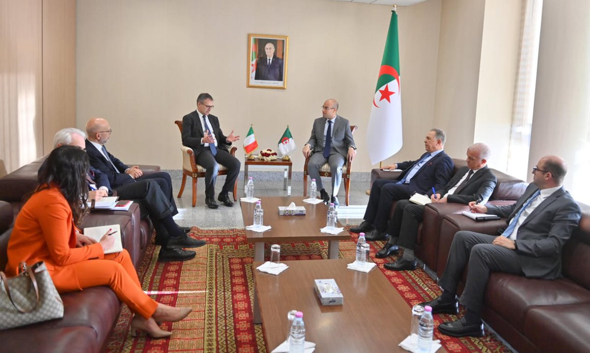 وزارة الشؤون الخارجية| MFA-Algeria (@algeria_mfa) on Twitter photo استقبل اليوم كاتب الدولة لدى وزير الشؤون الخارجية،المكلف بالجالية الوطنية بالخارج، السيد <a href="/SECCNE_Chaib/">Sofiane Chaib | سفيان شايب</a> السيد فابريزيو ساجيو، المستشار الدبلوماسي لرئيسة مجلس الوزراء الإيطالي، السيدة <a href="/GiorgiaMeloni/">Giorgia Meloni</a> ، الذي يقوم بزيارة عمل إلى الجزائر.
🇩🇿🇮🇹 استقبل اليوم كاتب الدولة لدى وزير الشؤون الخارجية،المكلف بالجالية الوطنية بالخارج، السيد <a href="/SECCNE_Chaib/">Sofiane Chaib | سفيان شايب</a> السيد فابريزيو ساجيو، المستشار الدبلوماسي لرئيسة مجلس الوزراء الإيطالي، السيدة <a href="/GiorgiaMeloni/">Giorgia Meloni</a> ، الذي يقوم بزيارة عمل إلى الجزائر.
🇩🇿🇮🇹